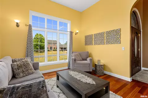 308 Windsor Dr, Germantown Hills, IL 61548 photo 8