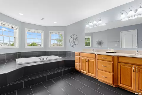 308 Windsor Dr, Germantown Hills, IL 61548 photo 43
