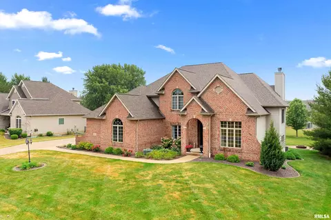 308 Windsor Dr, Germantown Hills, IL 61548