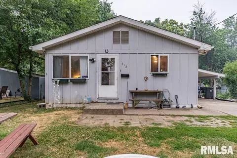312 Prince St, Pekin, IL 61554