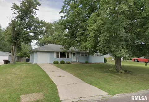 2113 W Orlando Dr, Peoria, IL 61614