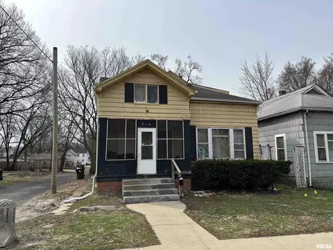 714 W Armstrong Ave, Peoria, IL 61606