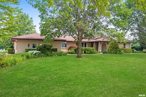 16777 Washington Rd, Morton, IL 61550