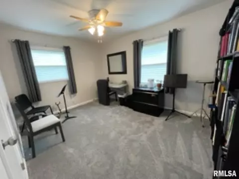 145 Holden Dr, Macomb, IL 61455 photo 22