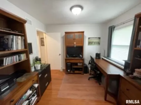 145 Holden Dr, Macomb, IL 61455 photo 13