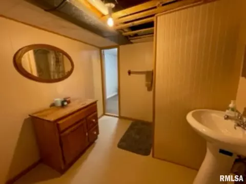 145 Holden Dr, Macomb, IL 61455 photo 29