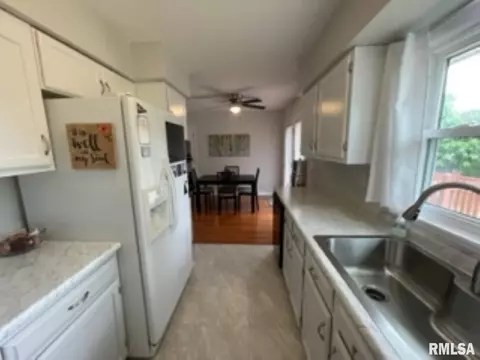 145 Holden Dr, Macomb, IL 61455 photo 16