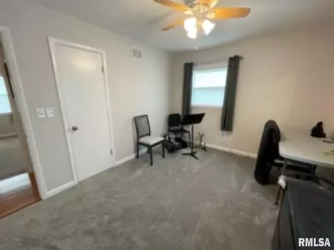 145 Holden Dr, Macomb, IL 61455 photo 23