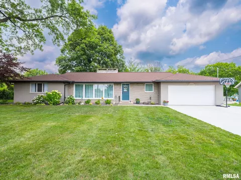 1105 Highview Rd, East Peoria, IL 61611