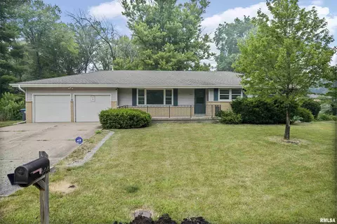 444 Edgewood Dr, East Peoria, IL 61611