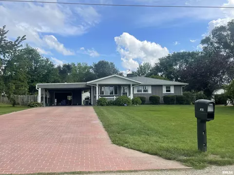 472 E Pearl St, Farmington, IL 61531