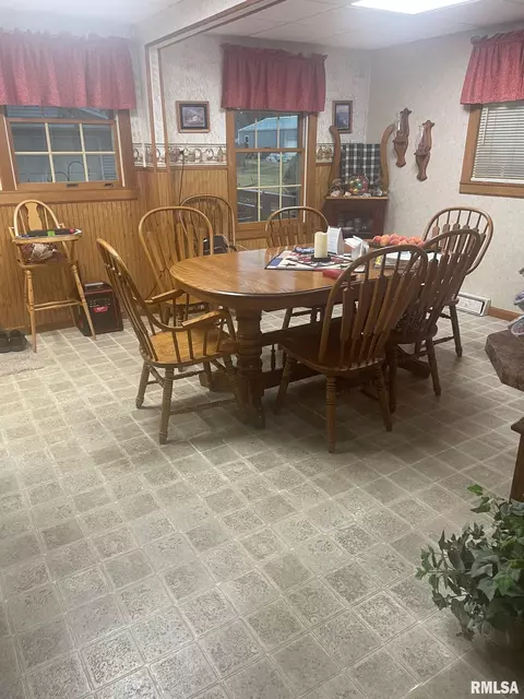 1035 E Oak St, Macomb, IL 61455 photo 7