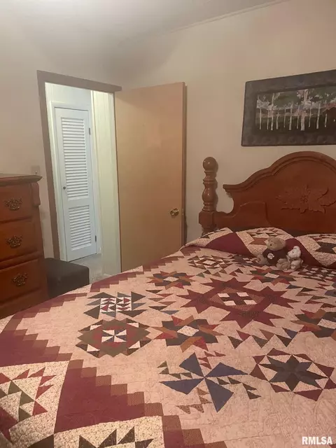 1035 E Oak St, Macomb, IL 61455 photo 9