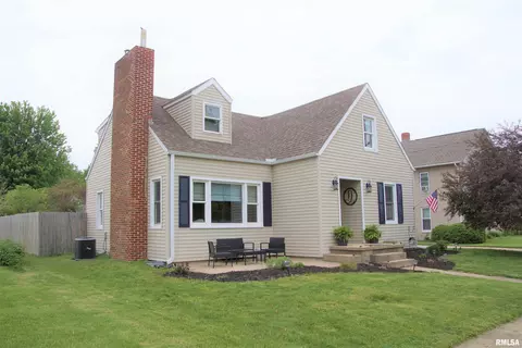 510 W Main St, Princeville, IL 61559