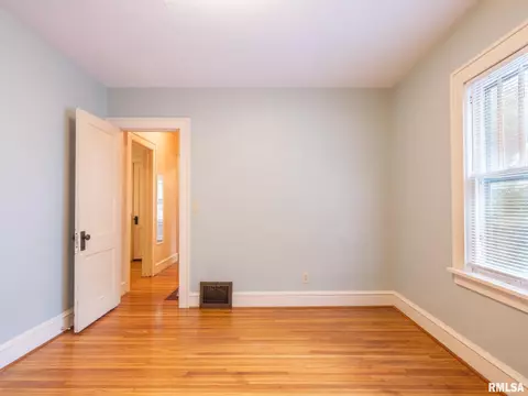 1703 E Jackson St, Bloomington, IL 61701 photo 13