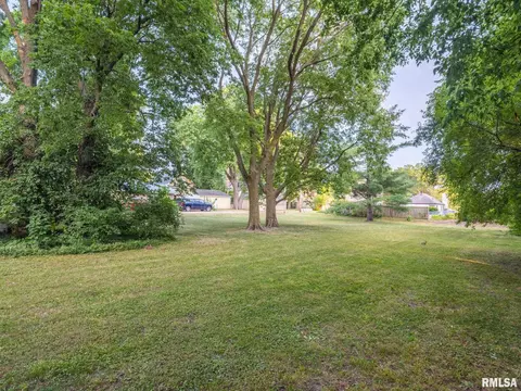 1703 E Jackson St, Bloomington, IL 61701 photo 48