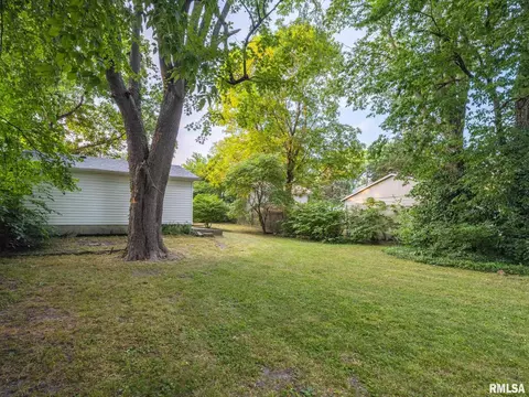 1703 E Jackson St, Bloomington, IL 61701 photo 49