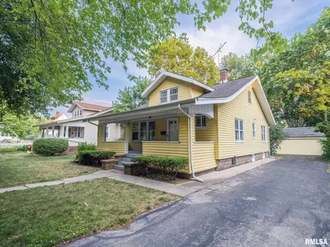 1703 E Jackson St, Bloomington, IL 61701 photo 3