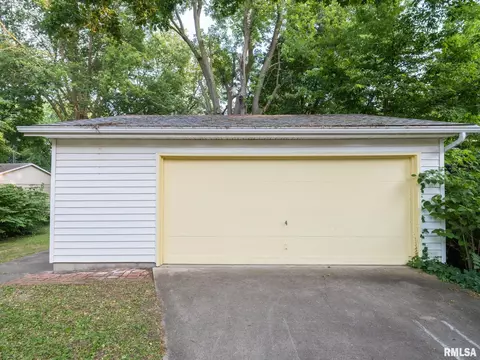 1703 E Jackson St, Bloomington, IL 61701 photo 42