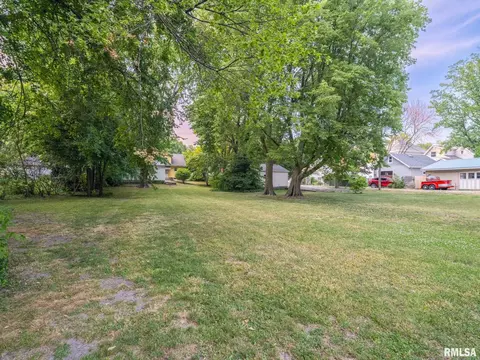 1703 E Jackson St, Bloomington, IL 61701 photo 54
