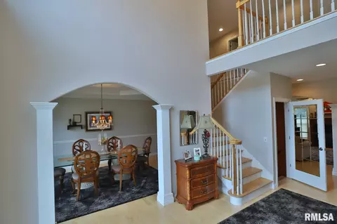 2203 W Dover Ct, Dunlap, IL 61525 photo 6