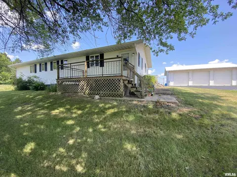 13323 N County Highway 9, Lewistown, IL 61542