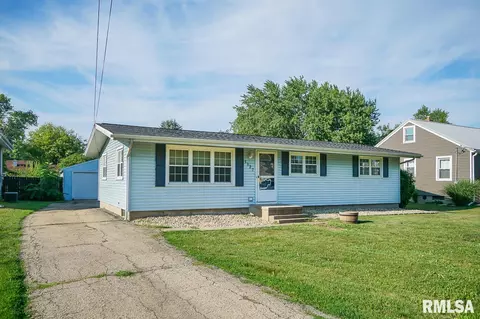 5327 W Cisna Rd, Peoria, IL 61607