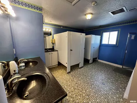 1 Pollock Dr, Macomb, IL 61455 photo 14