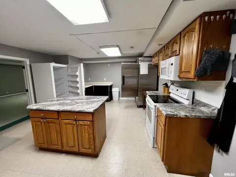 1 Pollock Dr, Macomb, IL 61455 photo 34