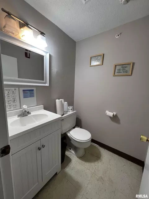 1 Pollock Dr, Macomb, IL 61455 photo 38