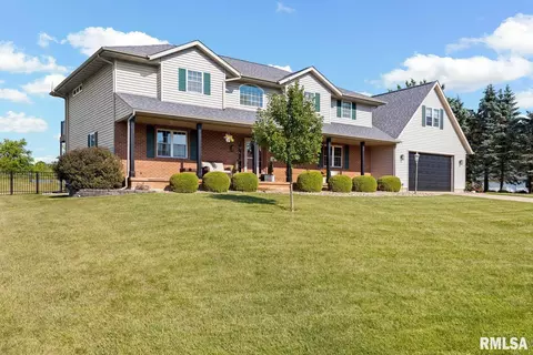 410 Old Towne Ct, Groveland, IL 61535