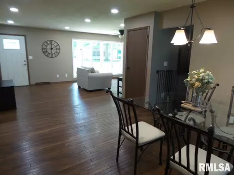 819 Green St, Henry, IL 61537 photo 22