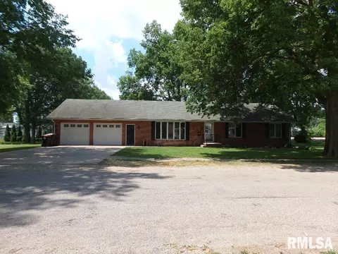 819 Green St, Henry, IL 61537 photo 2