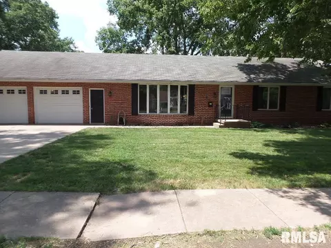 819 Green St, Henry, IL 61537 photo 3