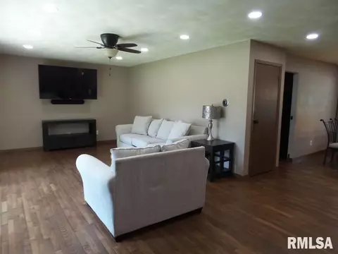 819 Green St, Henry, IL 61537 photo 20