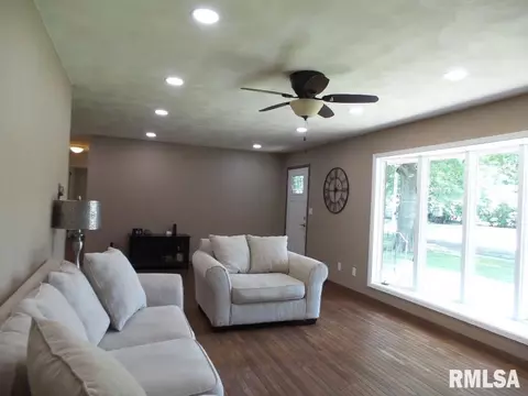 819 Green St, Henry, IL 61537 photo 15