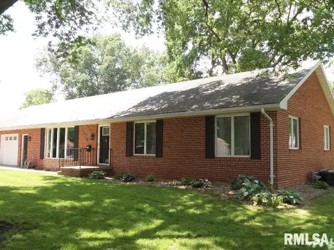 819 Green St, Henry, IL 61537 photo 6