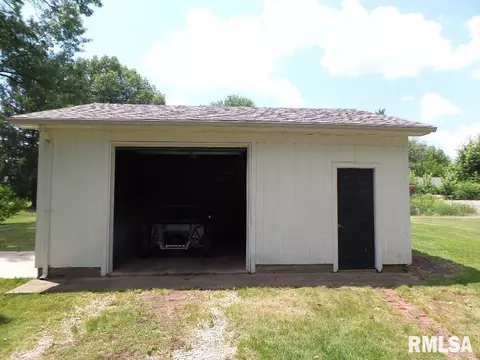 819 Green St, Henry, IL 61537 photo 69