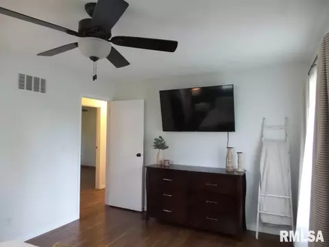 819 Green St, Henry, IL 61537 photo 32