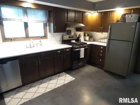 819 Green St, Henry, IL 61537 photo 42
