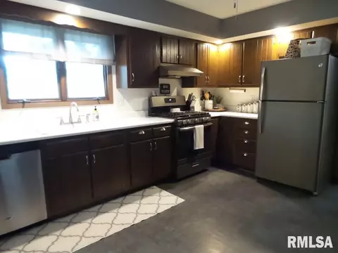 819 Green St, Henry, IL 61537 photo 43
