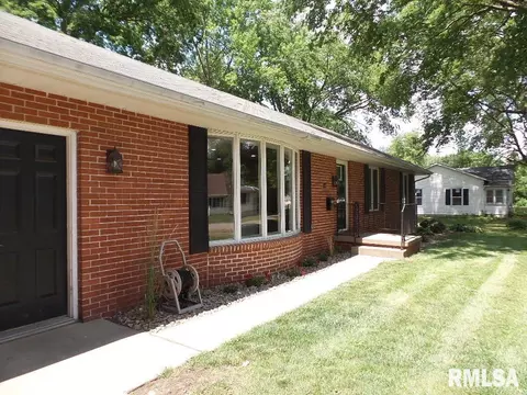 819 Green St, Henry, IL 61537 photo 8