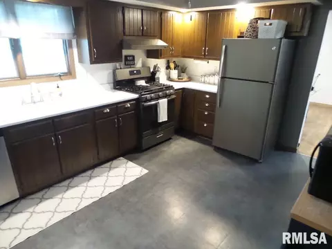 819 Green St, Henry, IL 61537 photo 44