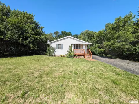 221 Elizabeth St, East Peoria, IL 61611