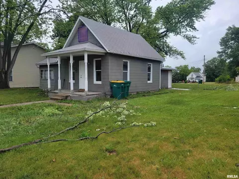 524 W Pierce St, Macomb, IL 61455 photo 2