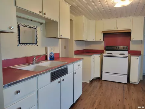 524 W Pierce St, Macomb, IL 61455 photo 4