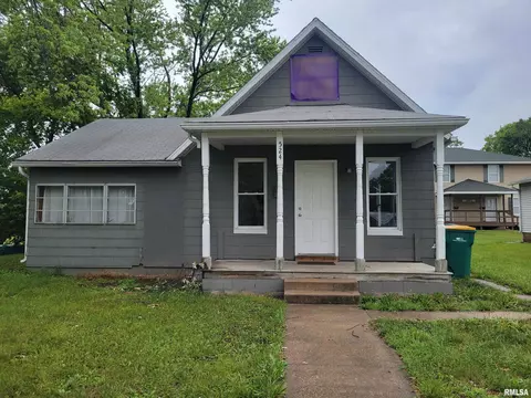524 W Pierce St, Macomb, IL 61455