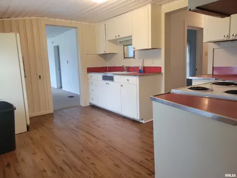 524 W Pierce St, Macomb, IL 61455 photo 5
