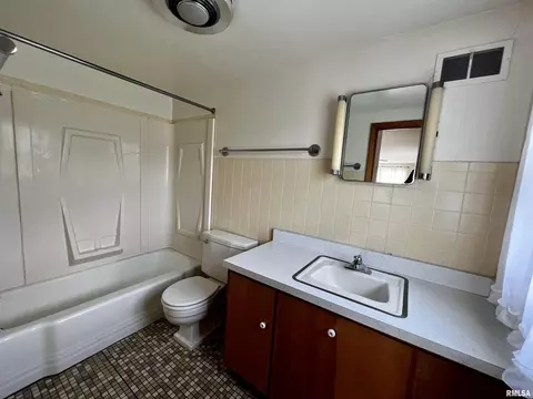 1601 Tower Rd, Macomb, IL 61455 photo 23
