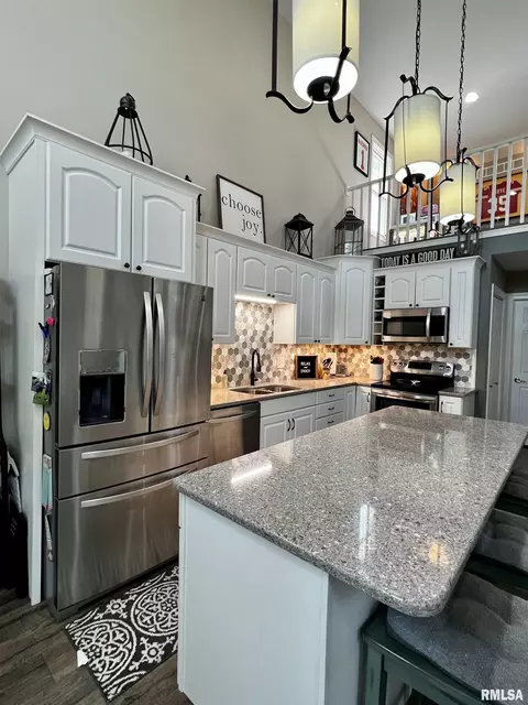 10 Hickory Grv, Macomb, IL 61455 photo 9